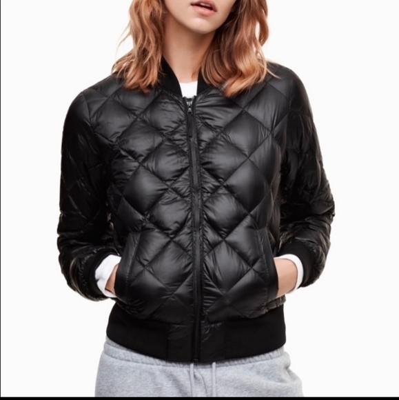 Aritzia TNA League puffer jacket - Picture 2 of 9
